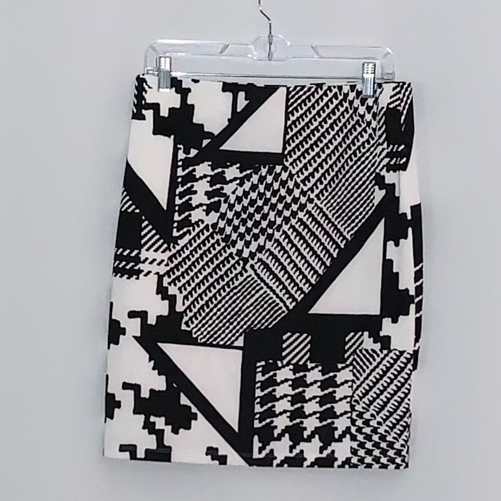 Boutique Essentials Black/White Skirt